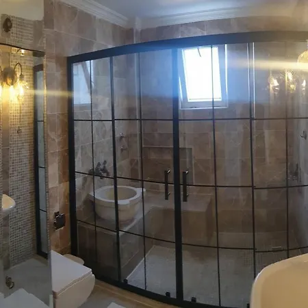 Apartamento Konyaalti Plajinda Dublex Gemi Ev