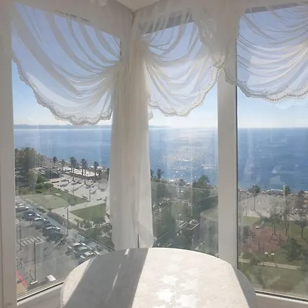 Apartamento Konyaalti Plajinda Dublex Gemi Ev *