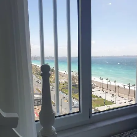 Apartment Konyaalti Plajinda Dublex Gemi Ev