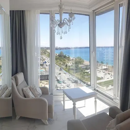 Konyaalti Plajinda Dublex Gemi Ev