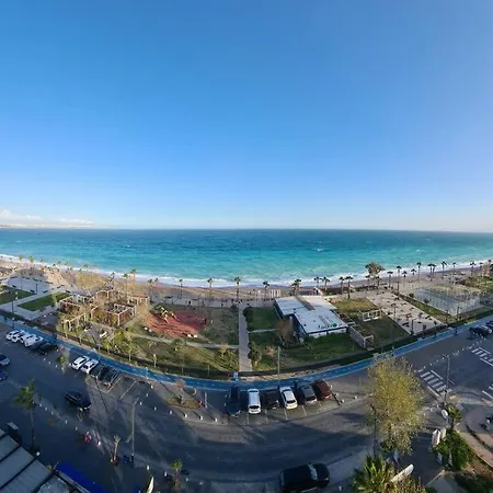 Apartment Konyaalti Plajinda Dublex Gemi Ev