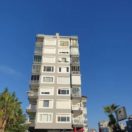 Konyaalti Plajinda Dublex Gemi Ev