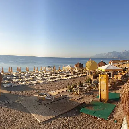 Apartment Konyaalti Plajinda Dublex Gemi Ev *